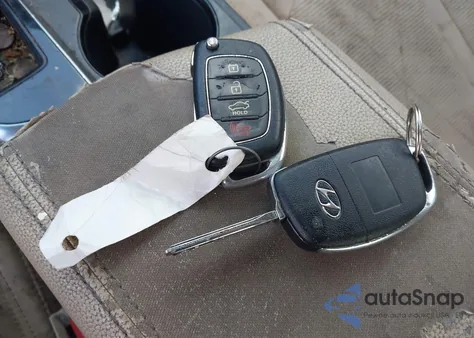 2017 Hyundai Sonata Se z USA, uszkodzony, nr VIN 5NPE24AF7HH510239